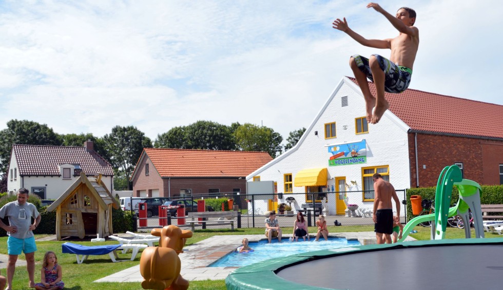 Trampoline springen.JPG